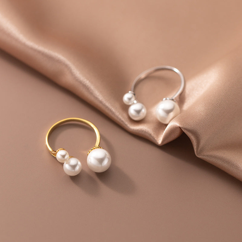 Złoty Regulowany Pierścień z Perłami Trio – Elegancki