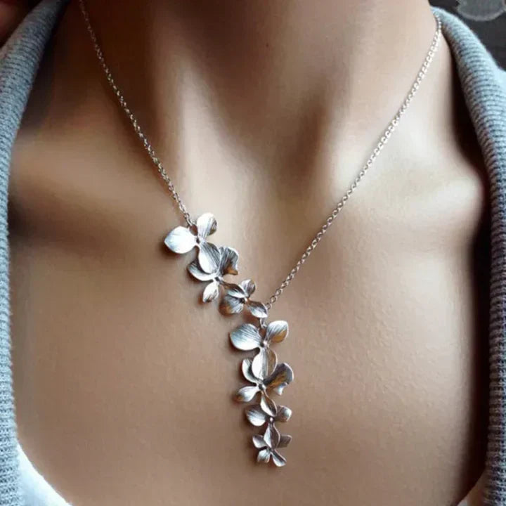 Srebrny Naszyjnik Kwiatowy – Wyjątkowa Elegancja
