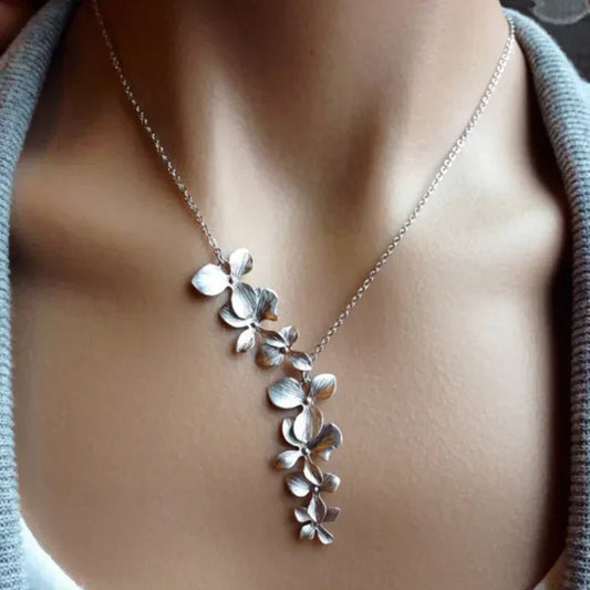 Srebrny Naszyjnik Kwiatowy – Wyjątkowa Elegancja